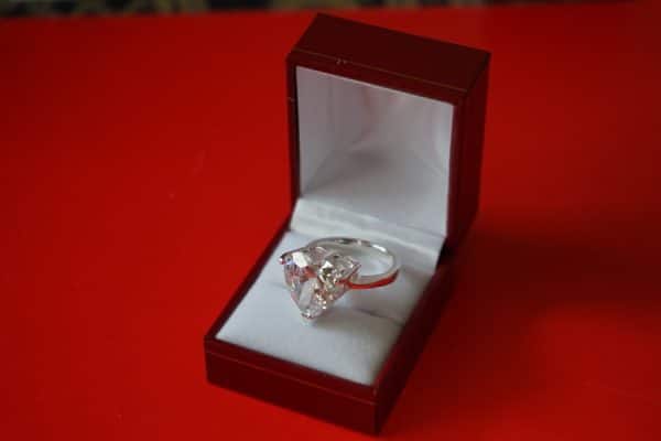 A Vintage New Old Stock White C Z Dress Ring Boxed Diamond Rings Antique Jewellery 6