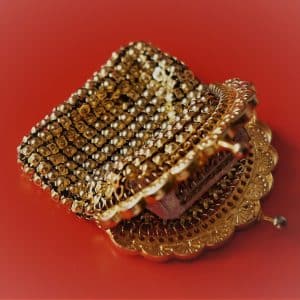 A Vintage Miniature Gilt Metal Mesh Purse Costume Jewellery Antique Jewellery