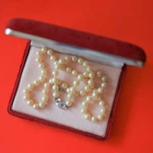 Vintage Orquidea Manacor Mallorca 22″ Knotted Pearl Necklace Boxed Boxed Pearl Necklaces Antique Jewellery