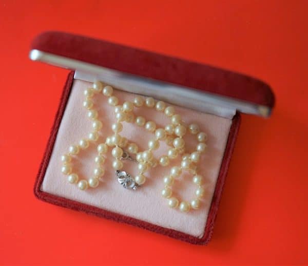 Vintage Orquidea Manacor Mallorca 22" Knotted Pearl Necklace Boxed