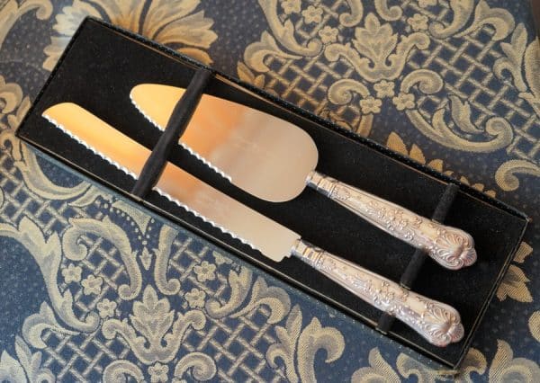 Vintage Boxed Pair of Queens Pattern Silver Bread & Cake Knives