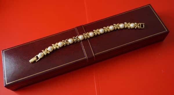 Vintage Ornate Gold Plated Pearl Bracelet - Ideal Present - Image 4
