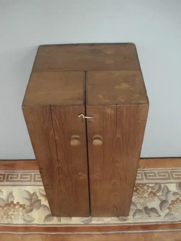 Compactum Style Pigeon Hole Cupboard with moveable shelves - Image 3