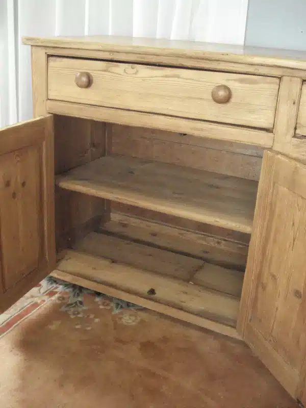 Very Good Georgian Dresser Base - Image 6