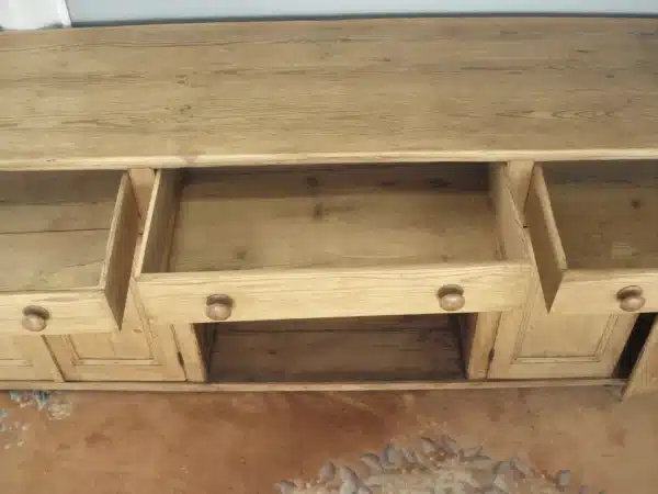 Very Good Georgian Dresser Base - Image 5