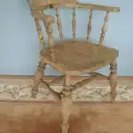 Eight spindle smoker’s bow, light colour. Antique Chairs