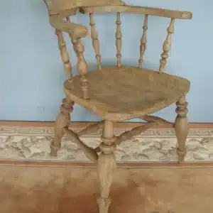 Eight spindle smoker’s bow, light colour. Antique Chairs