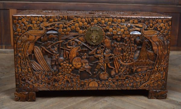 Chinese Camphor Wood Blanket / Storage Box SAI2940