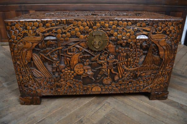 Chinese Camphor Wood Blanket / Storage Box SAI2940 - Image 12