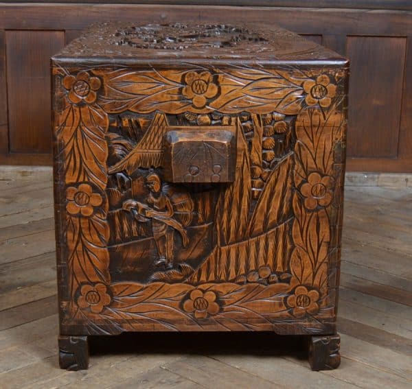 Chinese Camphor Wood Blanket / Storage Box SAI2940 - Image 9