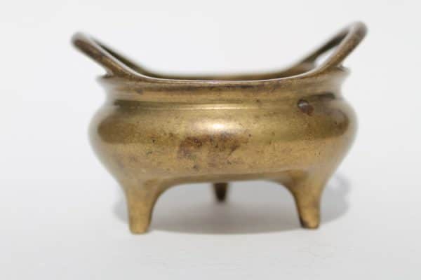 Chinese Bronze Censer. Xuande Tripod Portable censer with dragon seal Budist Antique Collectibles 4