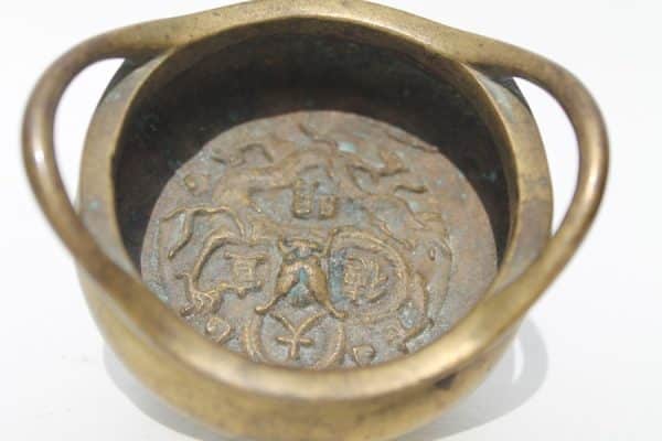 Chinese Bronze Censer. Xuande Tripod Portable censer with dragon seal Budist Antique Collectibles 8