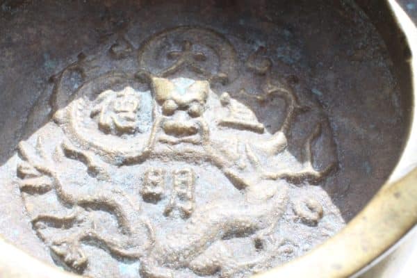 Chinese Bronze Censer. Xuande Tripod Portable censer with dragon seal - Image 8