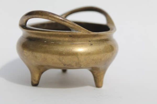 Chinese Bronze Censer. Xuande Tripod Portable censer with dragon seal Budist Antique Collectibles 16
