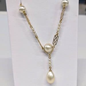 Pearl and Gold Pendant vintage pearl necklace Miscellaneous