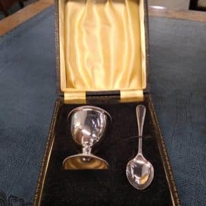 Sterling Silver Egg & Spoon in a Presentation Case egg cup Antique Silver