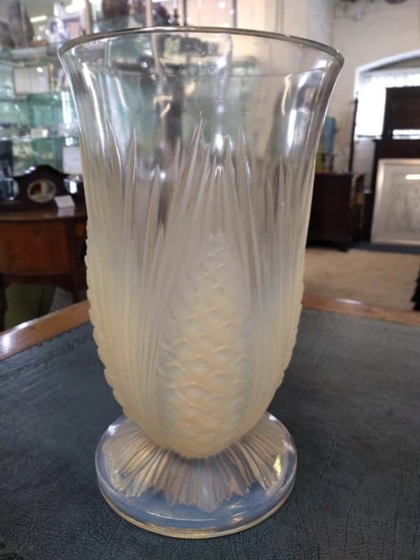 Verly 'Les Pommes de Pin' Vase