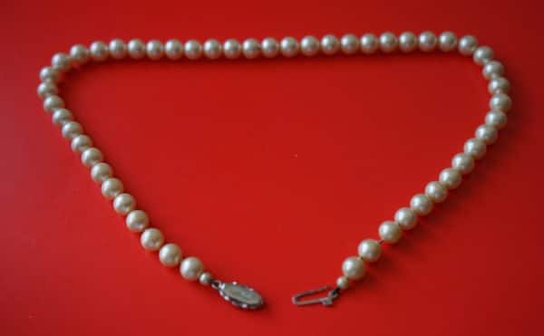 One Size Vintage Rosita Boxed Faux Pearl Necklace With Push / Pull Fastener - Image 3