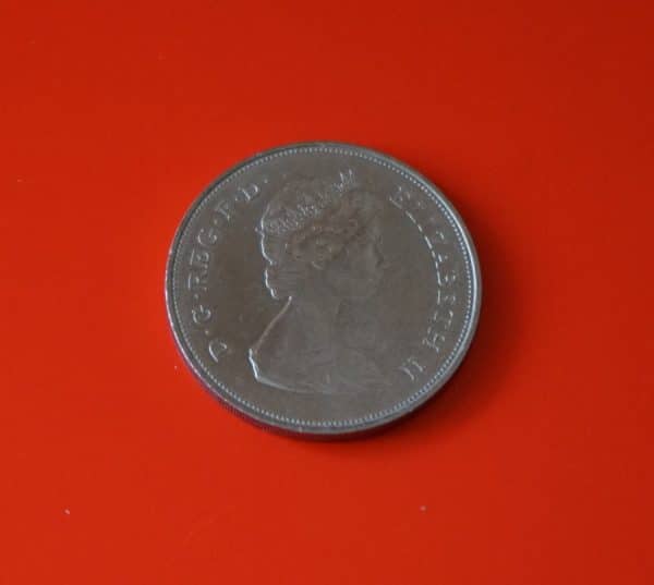1980 ELIZABETH THE QUEEN MOTHER SILVER CROWN - Image 2