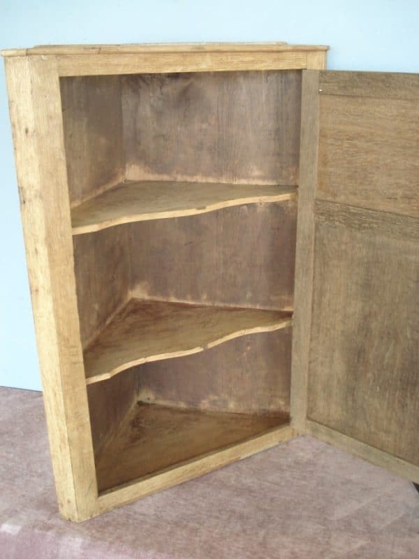 Polished Bare Oak Early 19th Century Corner Cupboard - Image 2