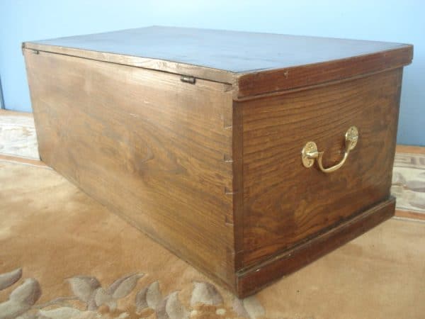 Elm 19th Century ‘Six Plank’ Blanket Chest in original colour Antique Chests 3