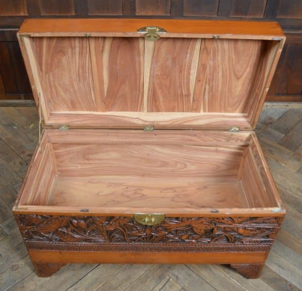Oriental Camphor Wood Blanket / Storage Box SAI2951 Antique Boxes 9