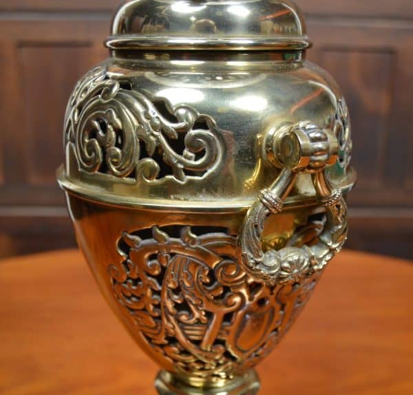 Victorian Brass Paraffin/ Oil Lamp SAI2657 - Image 6