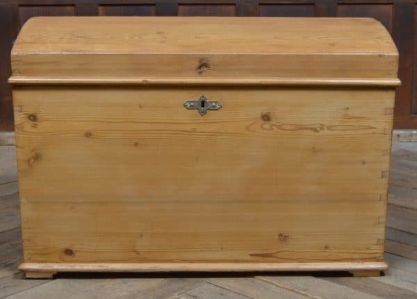 Victorian Pine Domed Top Trunk SAI3020 - Image 13