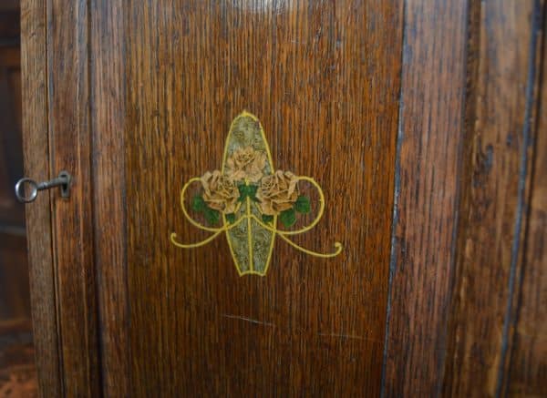 Arts And Crafts Corner Cabinet SAI3019 - Image 8