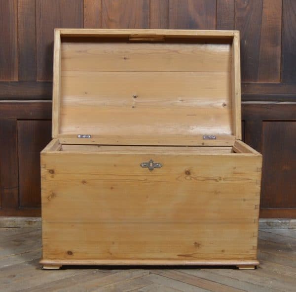 Victorian Pine Domed Top Trunk SAI3020 Antique Chests 11