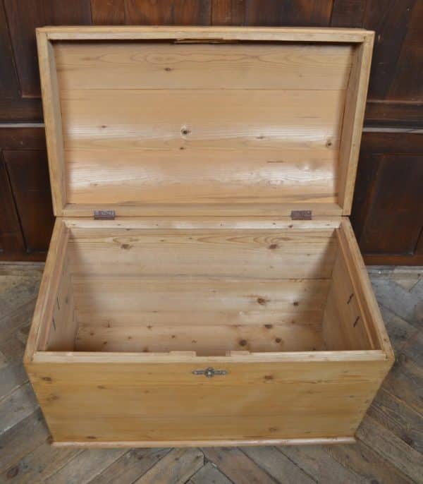 Victorian Pine Domed Top Trunk SAI3020 - Image 8