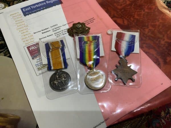 TRIO MEDALS TO SOLDIER OF THE 1ST EAST YORKSHIRE REGIMENT medals Military & War Antiques 4