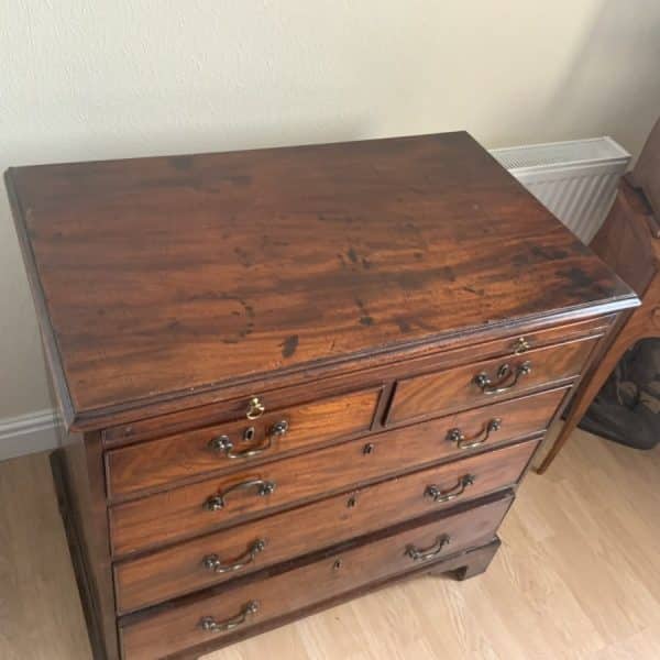 George 11 Brush slide mahogany chest of drawers. - Image 2