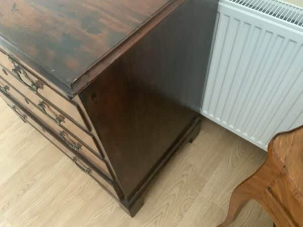 George 11 Brush slide mahogany chest of drawers. Antique Draws 13