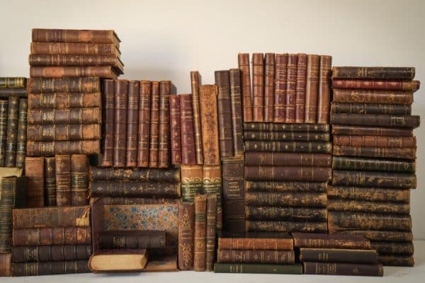 Large Collection of 147 Antique Books books Antique Furniture 5