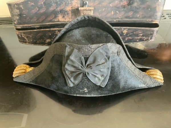 Royal Naval Officers Hat & Epaulettes with Badges - Image 4