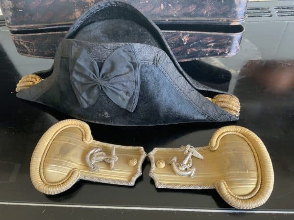 Royal Naval Officers Hat & Epaulettes with Badges - Image 9