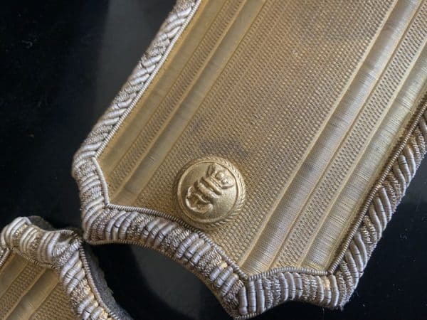 Royal Naval Officers Hat & Epaulettes with Badges - Image 12