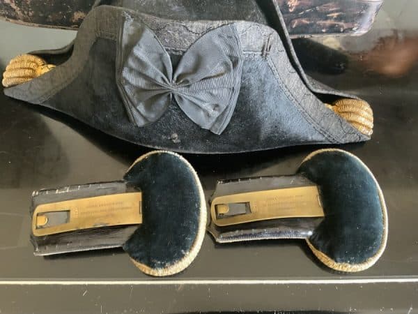 Royal Naval Officers Hat & Epaulettes with Badges - Image 14