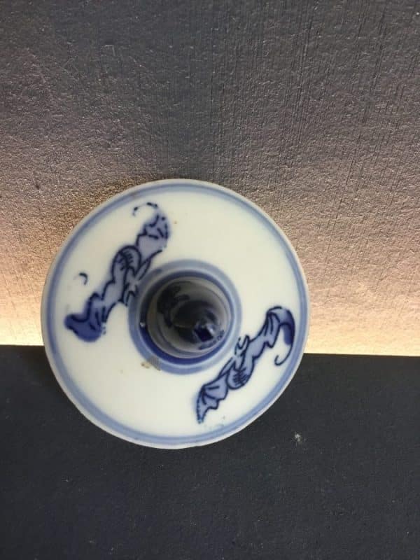 Chinese Kangxi blue and white lidded vase - Image 6