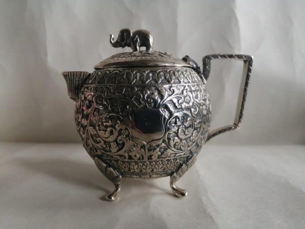 RARE Anglo Indian Silver Bachelor’s Teapot c1890 SIGNED Kutch / Lucknow Elephant Finial Chennai Antique Silver 3