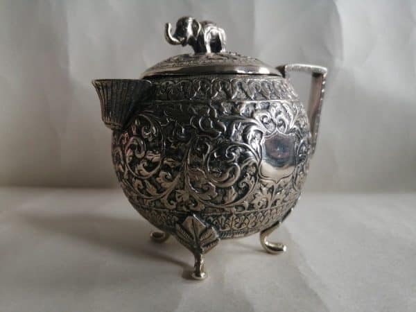 RARE Anglo Indian Silver Bachelor’s Teapot c1890 SIGNED Kutch / Lucknow Elephant Finial Chennai Antique Silver 4