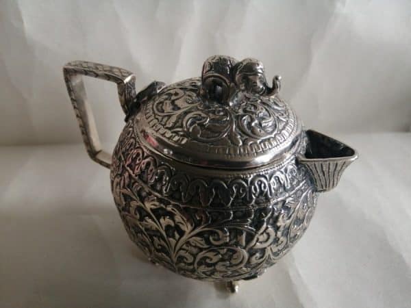 RARE Anglo Indian Silver Bachelor’s Teapot c1890 SIGNED Kutch / Lucknow Elephant Finial - Image 4