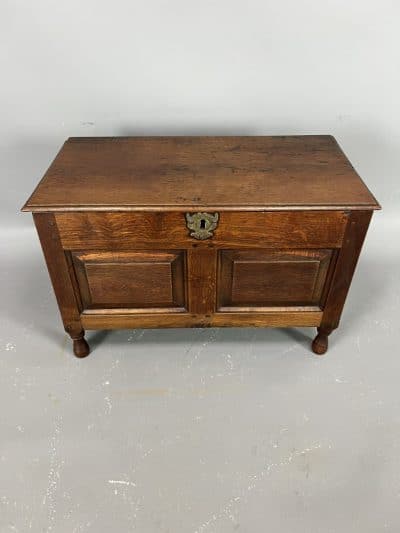 Welsh Oak Coffer Bach - Image 8
