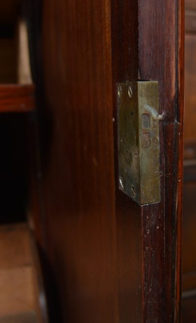 Regency Mahogany Linen Press SAI3085 - Image 8