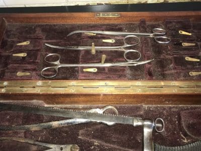 Mid 19th century Surgeons boxed toolset Antique Boxes 7