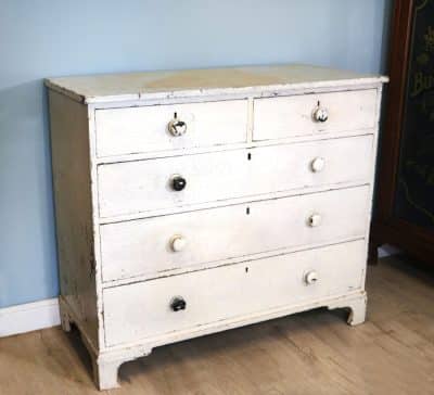 A lovely Victorian painted pine chest of drawers. Late Victorian Antique Chest Of Drawers 4