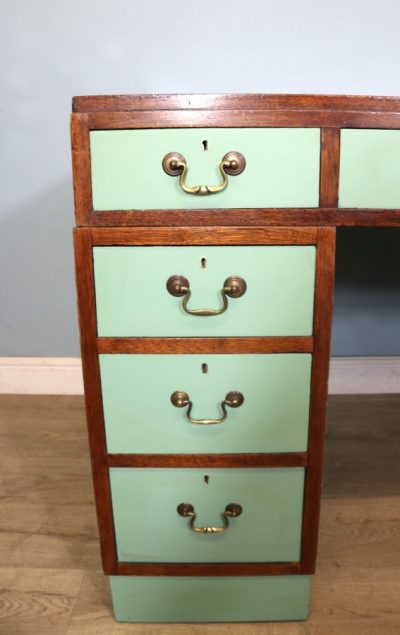 A lovely mahogany twin pedestal desk. early 20th century Antique Desks 10