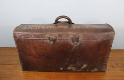 A wonderful antique leather Gladstone style doctors bag - Image 4