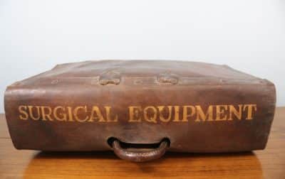 A wonderful antique leather Gladstone style doctors bag bag Miscellaneous 5